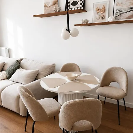 Essentia 405 Apartment