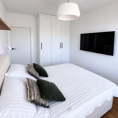 Essentia 405